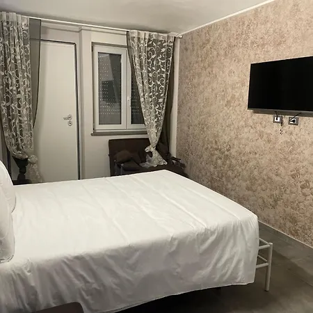 Airport Narciso Guest house