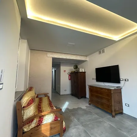 Airport Narciso Guest house