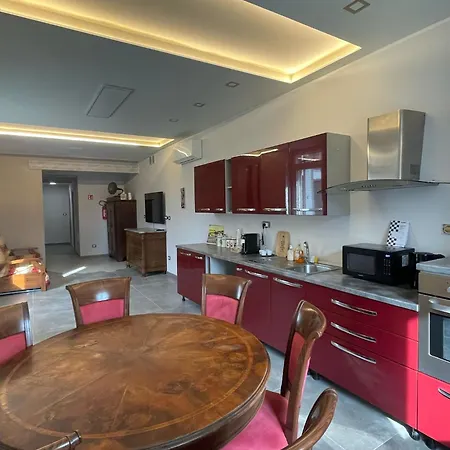 Airport Narciso Gæstehus